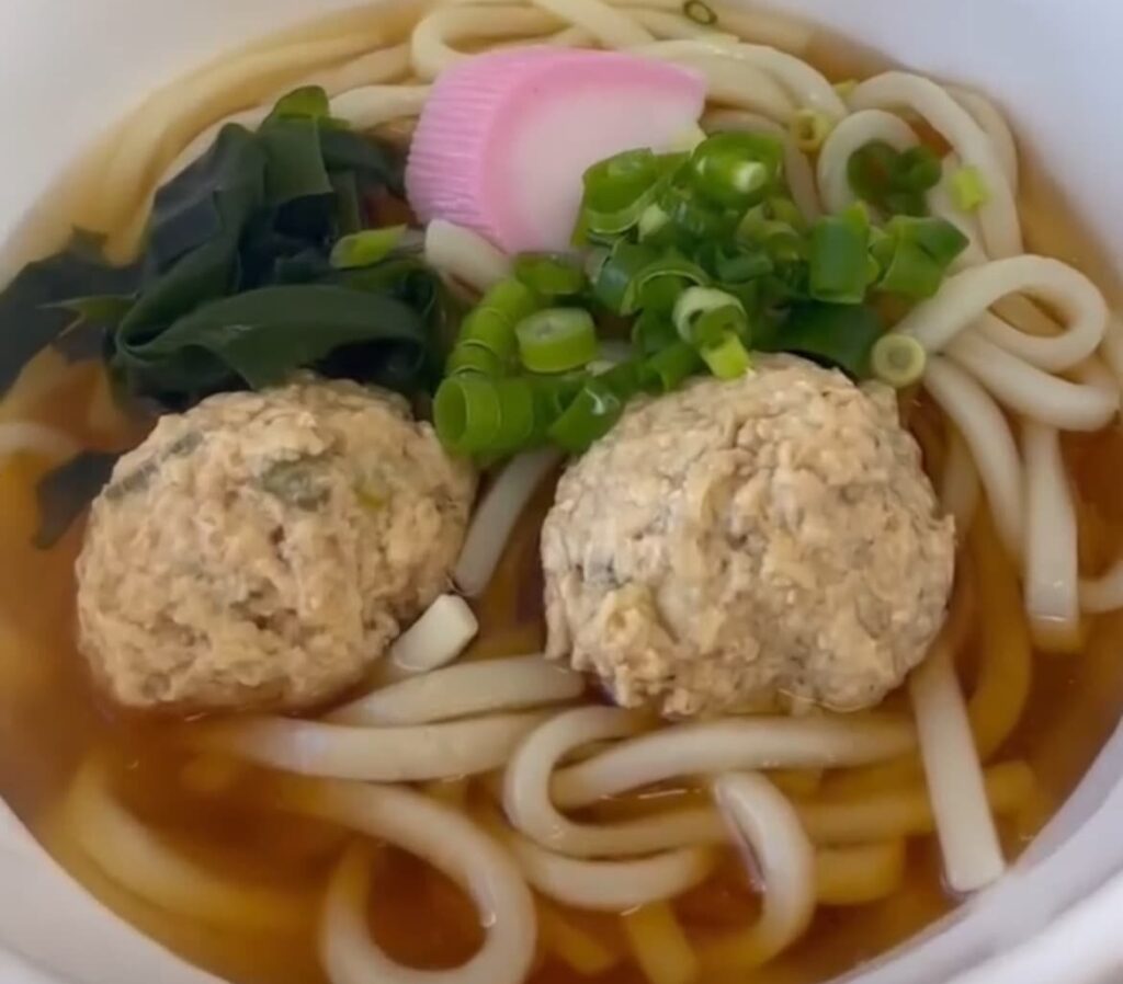 バンザイミネジィカレー部のうどん